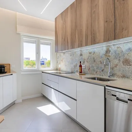 Appartement Novo Junto Ao Metro Lissabon