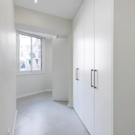 Novo Junto Ao Metro * Lisboa